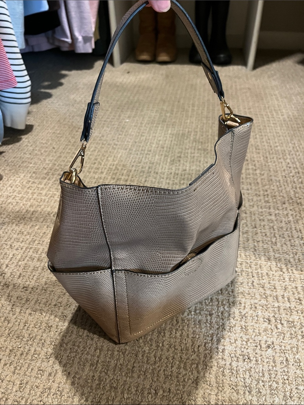 Taupe handbag with lots of pockets for storage